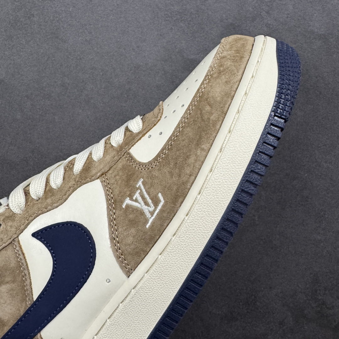图片[5]-【定制版】公司级NIke Air Force 1 \’07 Low “LV联名–米棕藏蓝” 空军一号低帮 运动鞋 休闲鞋 折边针车 工艺难度大 原楦头原纸板 高端定制鞋盒 原厂鞋底 超高清洁度 细节完美 货号：NH0601-589 尺码：36 36.5 37.5 38 38.5 39 40 40.5 41 42 42.5 43 44 44.5 45 编码：HXSB310320-选品中心