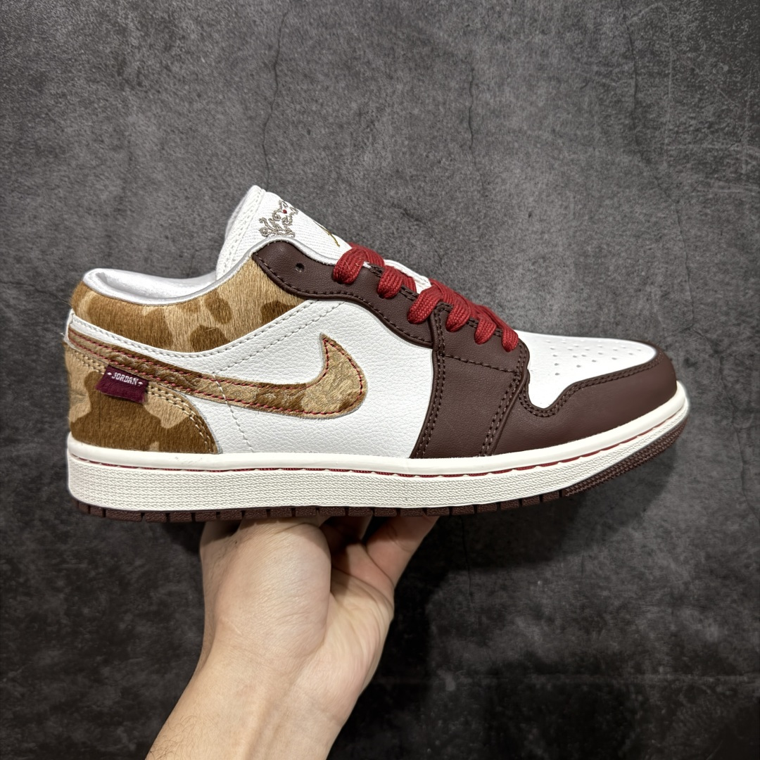 【DT纯原】AJ1 乔一 马年限定 新年款 低帮复古篮球鞋 男女同款 棕褐色 IQ5321-121  市面中低帮最具代表性版本没有之一 口碑大厂出品 品控大底版型不断改良更新 全套原纸板楦头开发 确保原汁原味 完美呈现版型 完美零毛边处理 原厂内置全掌气垫 价格定位良心 平台专用代工流水线出品 一眼公司既视感 拿到手的一瞬间就与众不同 碾压市面所有版本 全部原鞋开发 每一个配色都会采购原鞋确认细节 打破市面看图做货无好货之说 尺码：35.5-46-选品中心