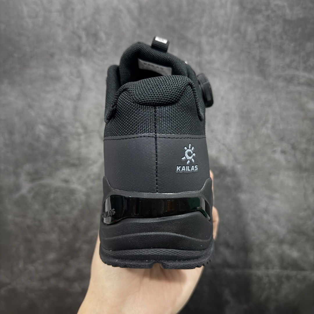 图片[4]-【GX纯原】凯乐石KAILAS 界山 GTX BOA 旋钮 舒适简约经典登山 防滑耐磨防水 低帮 徒步鞋 市面唯一正确防泼水防水面料 正确防水内里布 真正做到内外防水 区别市场假防水 鞋面材质：运用耐磨防砂网布，能防止沙石进入鞋内，同时具备良好的透气性，可让脚部保持干爽。 \\t鞋底性能：搭载Vibram防滑耐磨大底，有出色的抓地力，仿鲨齿纹路设计，能应对各种复杂路面；鞋底还能提供良好的稳定性和支撑力，减少脚部疲劳。 \\t防水技术：采用FILTERTEC防水透气技术，防水指数高达8000mm H₂O，能有效防止雨水渗透，同时能保持脚面干爽。 \\t细节设计：鞋头采用橡胶防撞包边，保护脚趾免受伤害；鞋舌一体式设计，防止碎石泥沙进入；采用亚洲人脚型鞋楦设计，配合中腰包裹，提高舒适性。 适用场景：适合多日或单日轻装徒步，也可用于城市通勤，是一双兼顾户外与日常穿着的多功能鞋子。 尺码：39-45 带半码-选品中心