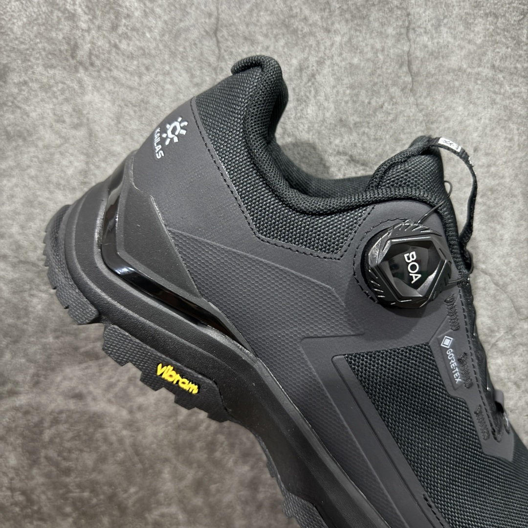 图片[6]-【GX纯原】凯乐石KAILAS 界山 GTX BOA 旋钮 舒适简约经典登山 防滑耐磨防水 低帮 徒步鞋 市面唯一正确防泼水防水面料 正确防水内里布 真正做到内外防水 区别市场假防水 鞋面材质：运用耐磨防砂网布，能防止沙石进入鞋内，同时具备良好的透气性，可让脚部保持干爽。 \\t鞋底性能：搭载Vibram防滑耐磨大底，有出色的抓地力，仿鲨齿纹路设计，能应对各种复杂路面；鞋底还能提供良好的稳定性和支撑力，减少脚部疲劳。 \\t防水技术：采用FILTERTEC防水透气技术，防水指数高达8000mm H₂O，能有效防止雨水渗透，同时能保持脚面干爽。 \\t细节设计：鞋头采用橡胶防撞包边，保护脚趾免受伤害；鞋舌一体式设计，防止碎石泥沙进入；采用亚洲人脚型鞋楦设计，配合中腰包裹，提高舒适性。 适用场景：适合多日或单日轻装徒步，也可用于城市通勤，是一双兼顾户外与日常穿着的多功能鞋子。 尺码：39-45 带半码-选品中心