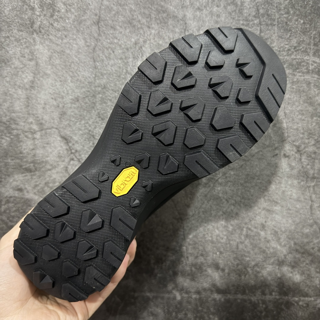 图片[9]-【公司级】Arcteryx始祖鸟 Vertex Alpine GTX M 男女情侣款低帮登山鞋 适合技术路线单日徒步穿着 aerios 鞋受到长途野外跑步鞋的启发 适合在变化的地形上进行快速轻快的徒步旅行穿着，舒适而有支撑性，鞋面更轻薄透气舒适。敏捷、稳定和技术路线上的自信源于vibram® megagrip外底、压缩eva内底以及一体的tpu 尺码：36-45-选品中心