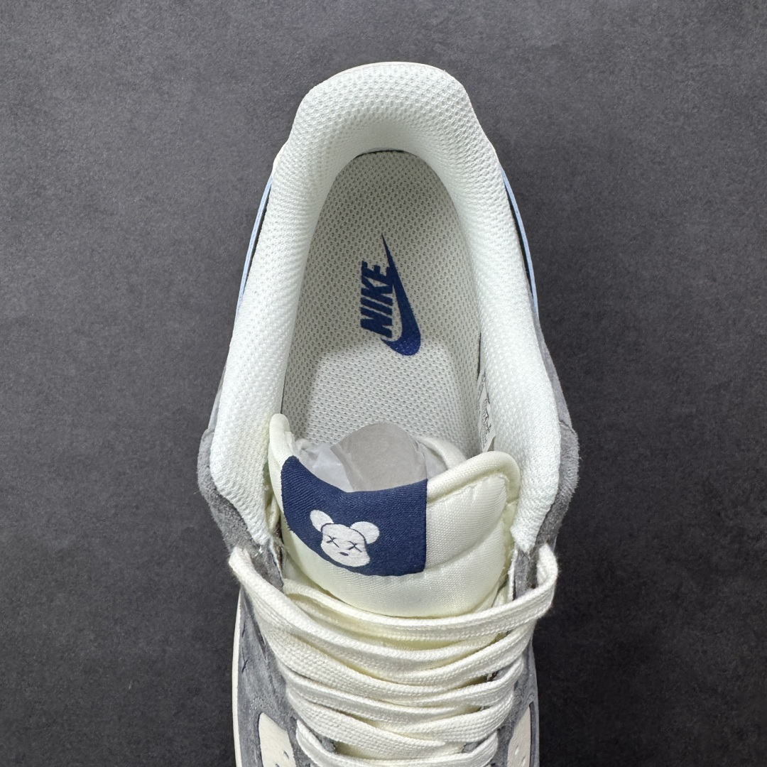 图片[7]-【定制版】Nike Air Force 1 \’07 Low “暴力熊联名—— 白蓝灰麂皮” 高端定制 低帮休闲板鞋 定制鞋盒 大厂纯原品质出货 超高清洁度 皮料切割干净无任何毛边 细节完美 货号：XD9314-610 尺码： 36 36.5 37.5 38 38.5 39 40 40.5 41 42 42.5 43 44 44.5 45-选品中心
