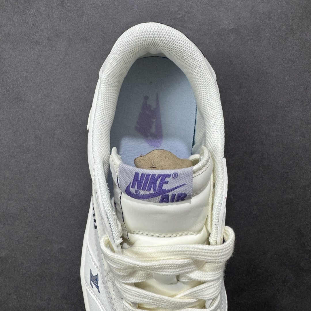 图片[7]-【定制版】乔丹Fragment x Travis Scott xDior Air Jordan 1 Low 三方联名倒钩，整双鞋以全荔枝皮打造，腰身搭配白色「倒勾」，再点缀上Travis Scott 标志性的Logo，后跟处以藤原浩最拿手的蓝色为主色调，完善极具Fragment Design的白蓝黑设计风格，左右脚分别以Travis Scott鬼脸和乔丹飞翼加以修饰，彰显出三方联名的奢华格调 尺码： 36 36.5 37.5 38 38.5 39 40 40.5 41 42 42.5 43 44 45 货号：DZ2688-004 编码：HXSB330340-选品中心