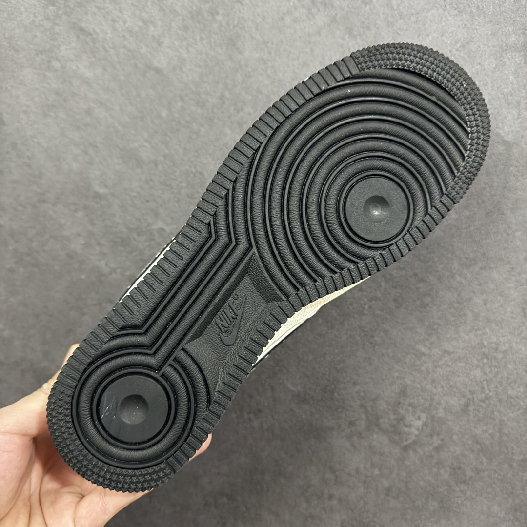 图片[9]-【定制版】公司级NIke Air Force 1 \’07 Low “NIKE-米黑猪八革”空军一号 低帮 运动鞋 休闲鞋 折边针车 工艺难度大 原楦头原纸板 原装鞋盒 定制五金配件 内置全掌气垫 原厂鞋底 货号：JP8028-068 尺码：36 36.5 37.5 38 38.5 39 40 40.5 41 42 42.5 43 44 44.5 45 编码：HXSB310320-选品中心