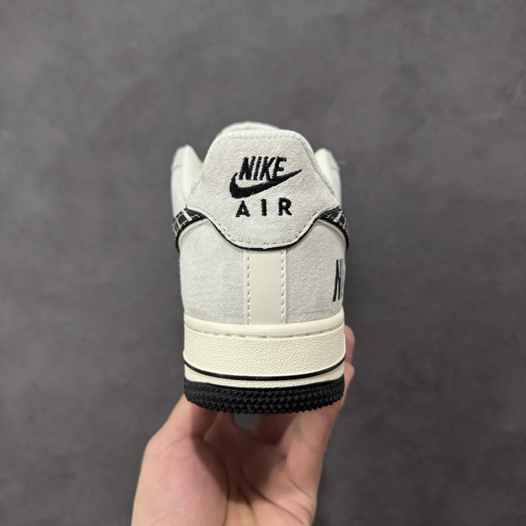 图片[4]-【定制版】公司级NIke Air Force 1 \’07 Low “NIKE-米黑猪八革”空军一号 低帮 运动鞋 休闲鞋 折边针车 工艺难度大 原楦头原纸板 原装鞋盒 定制五金配件 内置全掌气垫 原厂鞋底 货号：JP8028-068 尺码：36 36.5 37.5 38 38.5 39 40 40.5 41 42 42.5 43 44 44.5 45 编码：HXSB310320-选品中心