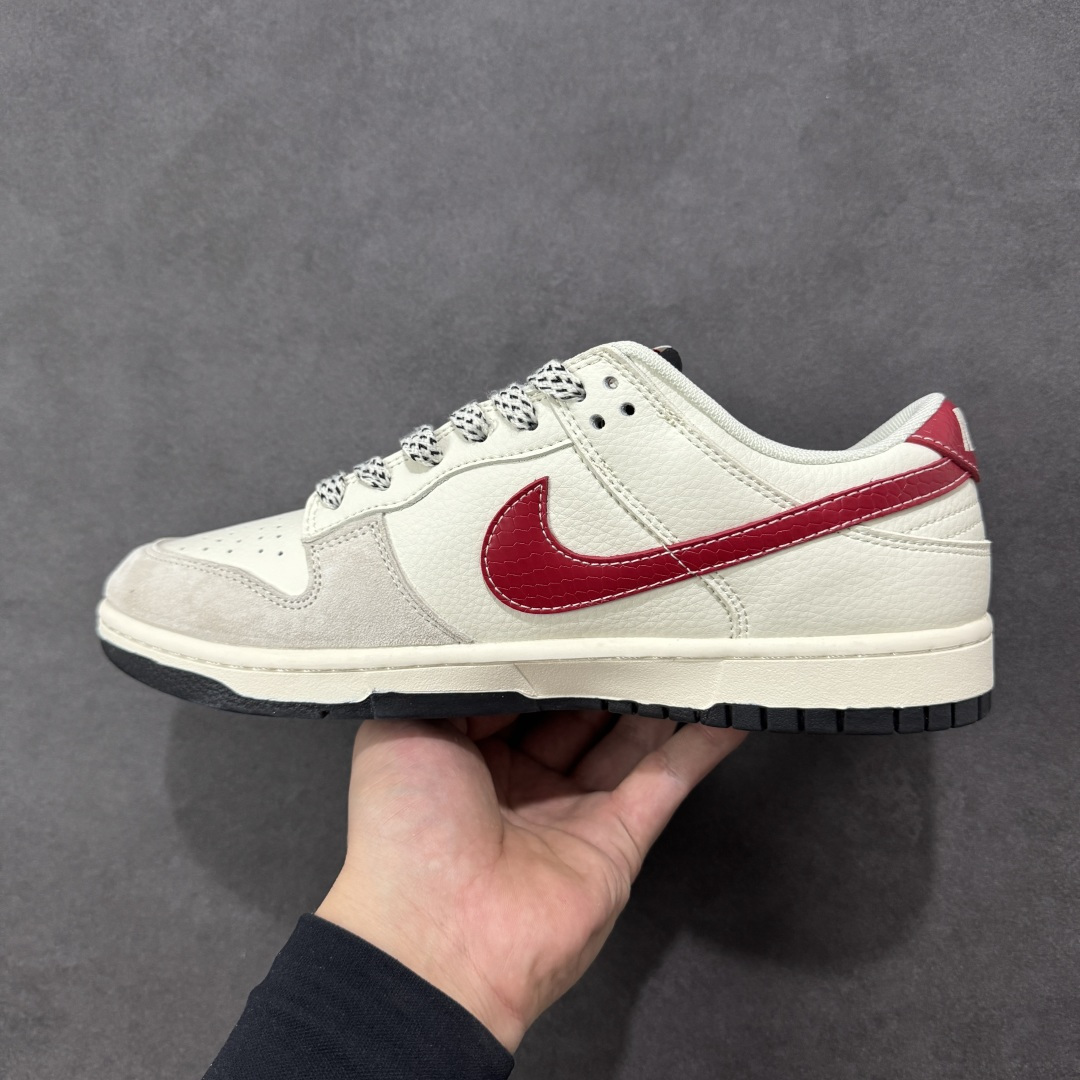 图片[2]-【定制版】Nike SB Dunk Low“ 马年限定—龙马精神” 周年高端定制 低帮休闲板鞋 定制鞋盒 大厂纯原品质出货 超高清洁度 皮料切割干净无任何毛边 细节完美 货号：XX8930-030 尺码：36 36.5 37.5 38 38.5 39 40 40.5 41 42 42.5 43 44 44.5 45 编码：HXSB330340-选品中心