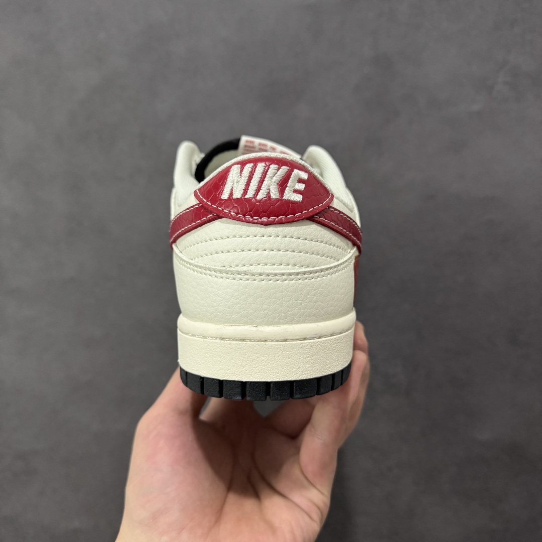 图片[4]-【定制版】Nike SB Dunk Low“ 马年限定—龙马精神” 周年高端定制 低帮休闲板鞋 定制鞋盒 大厂纯原品质出货 超高清洁度 皮料切割干净无任何毛边 细节完美 货号：XX8930-030 尺码：36 36.5 37.5 38 38.5 39 40 40.5 41 42 42.5 43 44 44.5 45 编码：HXSB330340-选品中心
