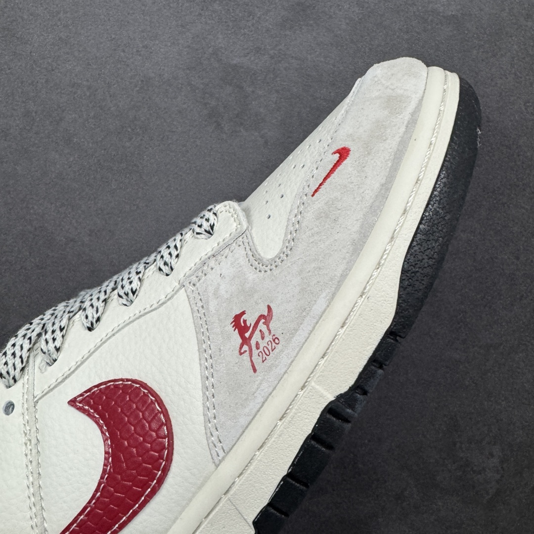 图片[5]-【定制版】Nike SB Dunk Low“ 马年限定—龙马精神” 周年高端定制 低帮休闲板鞋 定制鞋盒 大厂纯原品质出货 超高清洁度 皮料切割干净无任何毛边 细节完美 货号：XX8930-030 尺码：36 36.5 37.5 38 38.5 39 40 40.5 41 42 42.5 43 44 44.5 45 编码：HXSB330340-选品中心