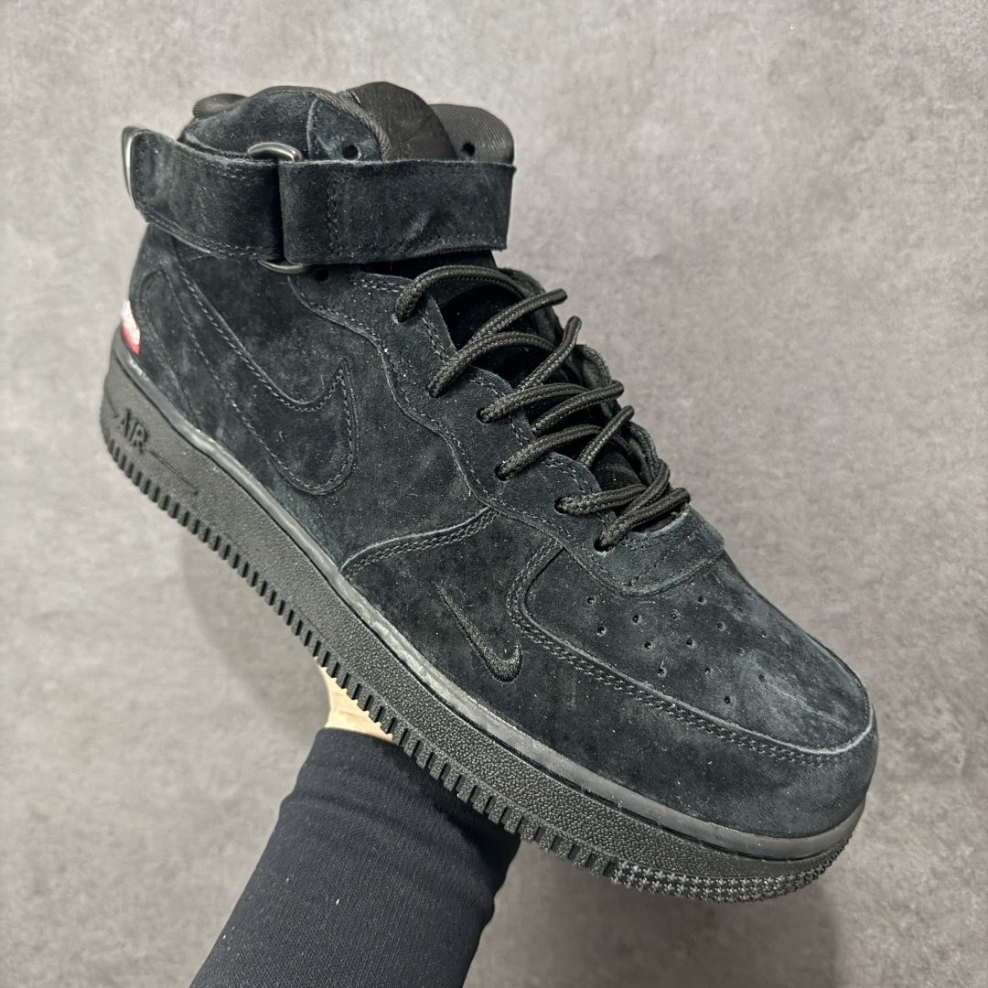 图片[3]-【定制版】#Supreme x Nk Air Force 1’07 Mid 定制配色 Supreme联名 空军一号经典中帮休闲百搭板鞋 公司级版本 定制鞋盒 大厂流水生产 超高清洁度 皮料切割干净无任何毛边 内置蜂窝气垫 细节做工一流 橡胶鞋底 防滑耐磨 舒适上脚 货号：DV0788-004  尺码：36 36.5 37.5 38 38.5 39 40 40.5 41 42 42.5 43 44 44.5 45 编码：GLA310320-选品中心