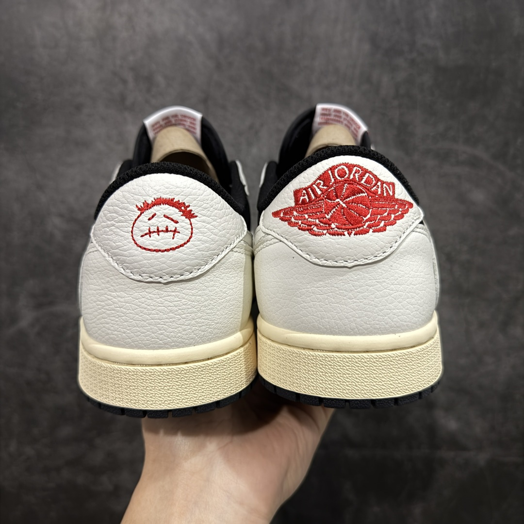 图片[4]-【原厂版】Air Jordan 1 x Travis Scott AJ1 x TS联名白黑倒钩低帮 XZ6868-001 超级强悍品质 可对比市场各大纯原版本 专业aj大厂出品 对细节的把控毋庸置疑 材料也是用最接近原鞋的头层皮料 所有地方都没有做到减配 原厂鞋楦打造完美鞋型 整体鞋型以及后跟做的弧度做的非常好 鞋带为原厂打蜡鞋带 粗细程度同步原鞋 裁片清洁度到位 无明显瑕疵毛边 免修产品 正确针车 该重针 该有尖角的地方都有做到 鞋价格非常香 转手可闭眼卖高价 到手各位就知道货有多好 绝对秒杀一切同价格货品 尺码：40-47.5-选品中心