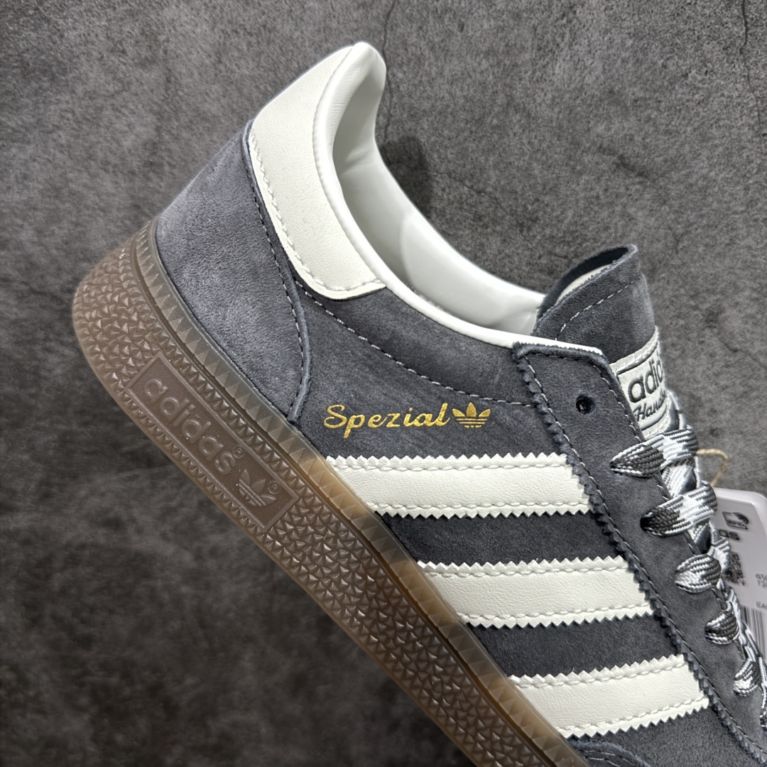 图片[7]-【HZ纯原版】Adidas Handball Spezial 阿迪达斯经典款牛皮复古休闲板鞋 灰白生胶 KI6303 原厂原档案开发出品 皮料切割干净无任何毛边 鞋型细节完美 超高清洁度 原材料打 市场第一梯队版本 尺码：35 36 36.5 37 38 38.5 39 40 40.5 41 42 42.5 43 44 44.5 45-选品中心