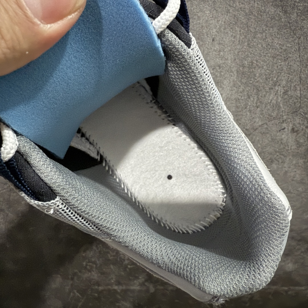 图片[8]-【EM纯原/小绿x】NK Air Max 95 OG 联名复古舒适气垫运动鞋 DM0011-007 全部配色 原鞋开发生产 高度还原 一眼ZP既视感 男女鞋真标半码制 原楦原纸版数据开发 环保进口透气牛皮革材质 高弹EVA缓震中底组合开窗式Air气垫装置 外置防滑耐磨橡胶外底❗ 尺码：36 37.5 38 38.5 39 40 40.5 41 42 42.5 43 44 44.5 45 46 47.5-选品中心