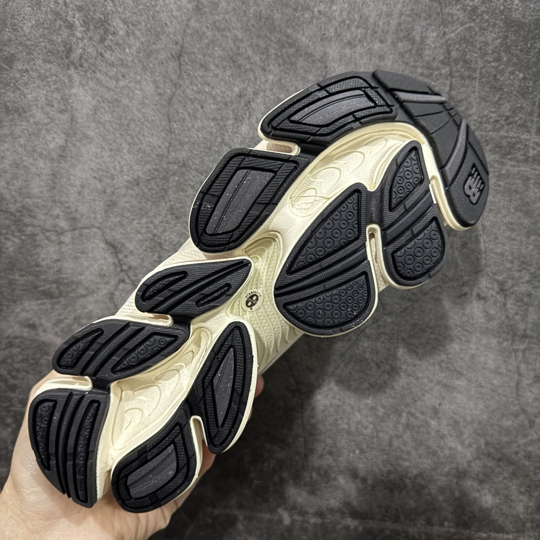 图片[9]-【纯原版】New Balance 新百伦 NB2000 网面休闲鞋 U20008XQ NB官方重磅新品 一款融合复古设计与现代科技的跑鞋，以其经典的造型和舒适脚感，成为2025年复古潮流爱好的推荐单品。 极具视觉冲击力的5根ABZORB单元，以及无缝鞋面的设计，加上3M反光材质的装饰，比之前推出的9060系列更夸张，更具未来感。 尺码：36-46.5-选品中心