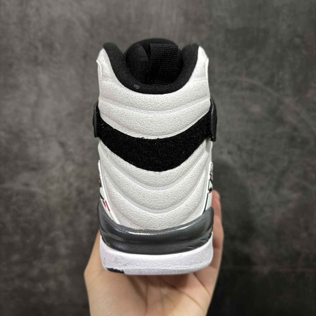 图片[4]-【XP纯原】Air Jordan 8 Retro \”Bugs Bunny\” 高帮 复刻白红黑 AJ8 乔丹8代 aj8 乔8 高邦 复刻兔八哥 乔丹篮球鞋系列 鞋面采用大面积白色皮革材质覆盖，搭配白色鞋身辅以浅灰色细节点缀，视觉效果相当经典；白色魔术十字绑带处点缀醒目的白色数字23凹印并以白色描边，鞋舌红灰毛巾质感和红色刺绣Jumpman Logo，也是属于Air Jorddan 8特有元素；外底Jumpman Logo则以黑色示人，进一步提升吸睛属性；忠于原版的设计，后跟抽象的彩绘图案、黑色内衬，丰富鞋款且还原元年造型。最后选用灰色中底和彩绘f拼色外底完成整体设计。 货号：305381-100（2025.12.20发售） 尺码：40 40.5 41 42 42.5 43 44 44.5 45 45.5 46 47.5-选品中心