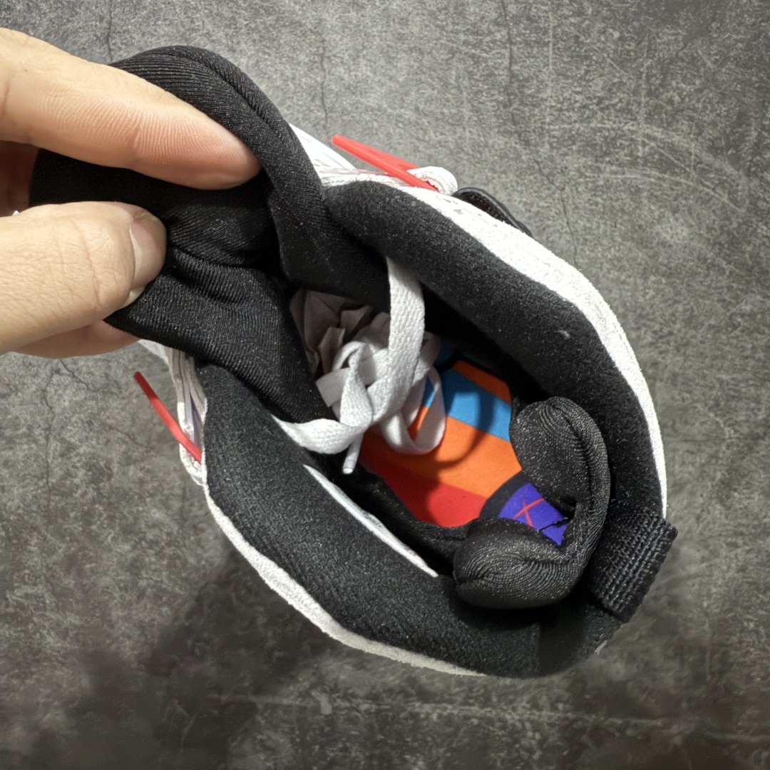 图片[7]-【XP纯原】Air Jordan 8 Retro \”Bugs Bunny\” 高帮 复刻白红黑 AJ8 乔丹8代 aj8 乔8 高邦 复刻兔八哥 乔丹篮球鞋系列 鞋面采用大面积白色皮革材质覆盖，搭配白色鞋身辅以浅灰色细节点缀，视觉效果相当经典；白色魔术十字绑带处点缀醒目的白色数字23凹印并以白色描边，鞋舌红灰毛巾质感和红色刺绣Jumpman Logo，也是属于Air Jorddan 8特有元素；外底Jumpman Logo则以黑色示人，进一步提升吸睛属性；忠于原版的设计，后跟抽象的彩绘图案、黑色内衬，丰富鞋款且还原元年造型。最后选用灰色中底和彩绘f拼色外底完成整体设计。 货号：305381-100（2025.12.20发售） 尺码：40 40.5 41 42 42.5 43 44 44.5 45 45.5 46 47.5-选品中心