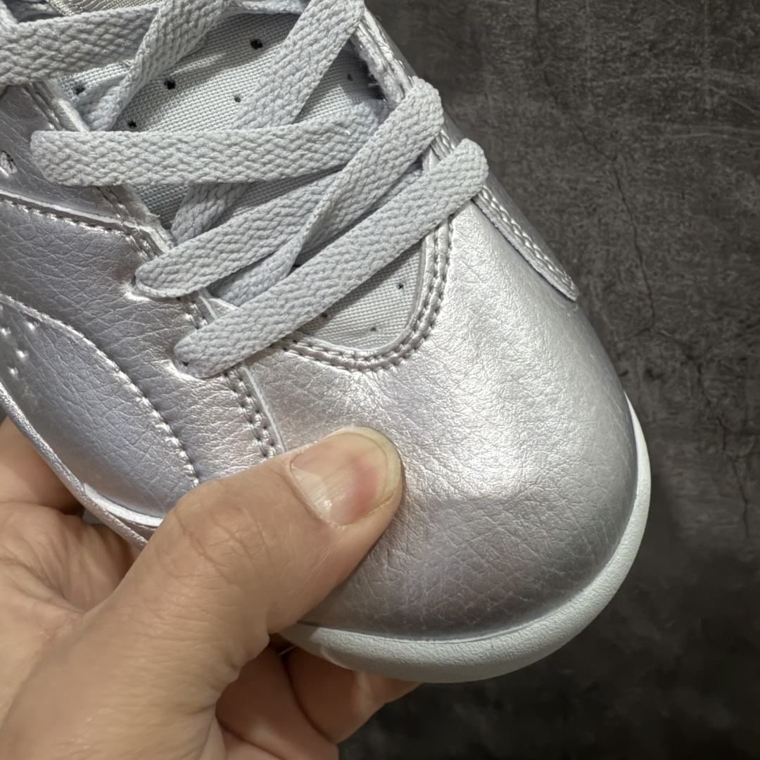 图片[5]-【XP纯原】PSG x Jordan Air Jordan 6 PSG 2026 液态银 XP纯原生产线出品 市售天花板品质出货 国内一线头部大厂知名厂牌同源出品 顶级工艺打造 原鞋开发 原厂冲刀皮料切割 原楦原模开发打造 经典乔6漏斗腰线 非市面所谓\”纯原\”直筒腰 货号：IQ5135-001 尺码：40 40.5 41 42 42.5 43 44 44.5 45 45.5 46 47.5-选品中心