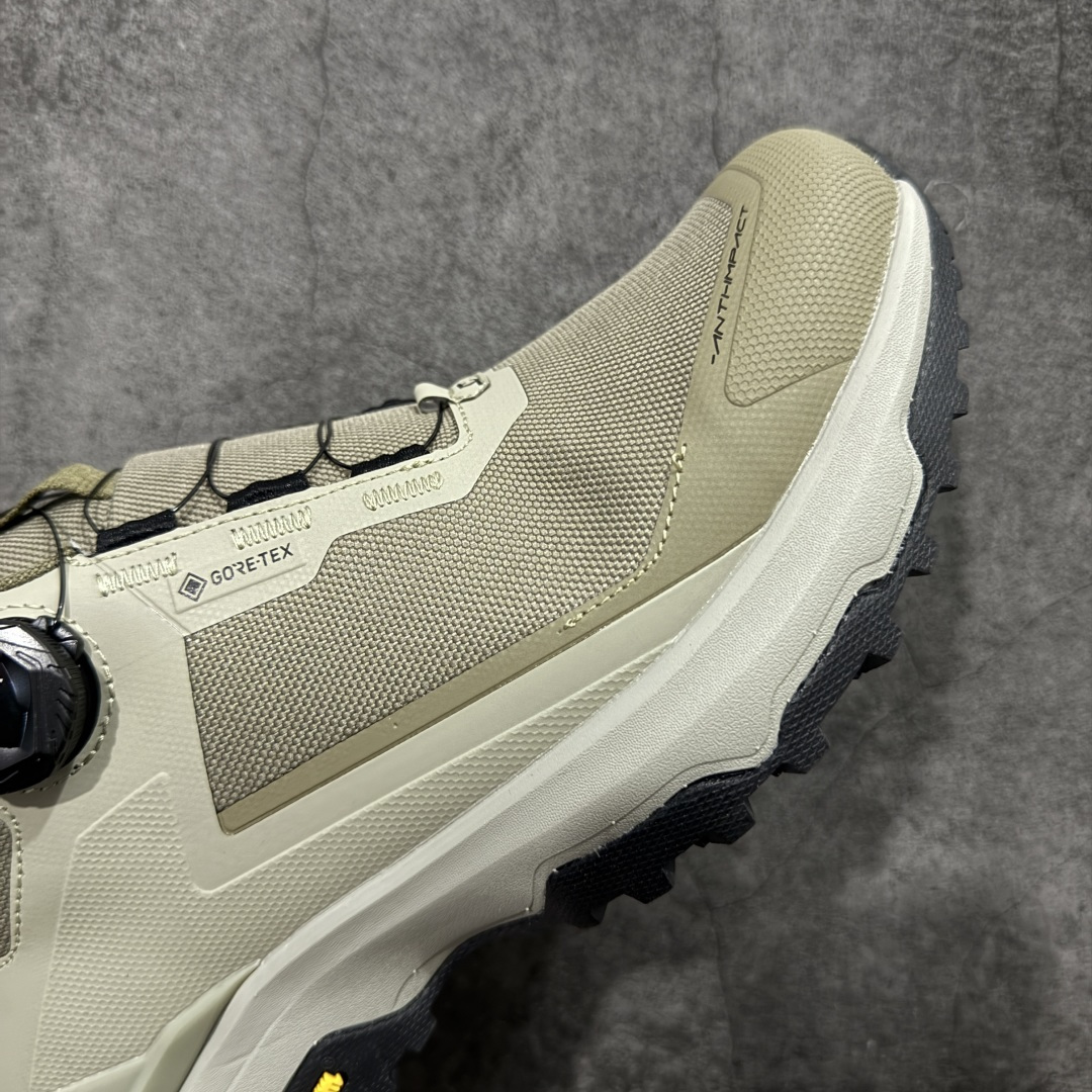 图片[6]-【GX纯原】凯乐石KAILAS 界山 GTX BOA 旋钮 舒适简约经典登山 防滑耐磨防水 低帮 徒步鞋 市面唯一正确防泼水防水面料 正确防水内里布 真正做到内外防水 区别市场假防水 鞋面材质：运用耐磨防砂网布，能防止沙石进入鞋内，同时具备良好的透气性，可让脚部保持干爽。 \\t鞋底性能：搭载Vibram防滑耐磨大底，有出色的抓地力，仿鲨齿纹路设计，能应对各种复杂路面；鞋底还能提供良好的稳定性和支撑力，减少脚部疲劳。 \\t防水技术：采用FILTERTEC防水透气技术，防水指数高达8000mm H₂O，能有效防止雨水渗透，同时能保持脚面干爽。 \\t细节设计：鞋头采用橡胶防撞包边，保护脚趾免受伤害；鞋舌一体式设计，防止碎石泥沙进入；采用亚洲人脚型鞋楦设计，配合中腰包裹，提高舒适性。 适用场景：适合多日或单日轻装徒步，也可用于城市通勤，是一双兼顾户外与日常穿着的多功能鞋子。 尺码：39-45 带半码-选品中心