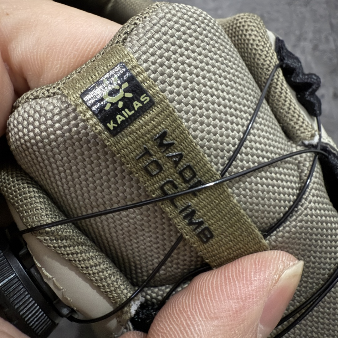 图片[6]-【GX纯原】凯乐石KAILAS 界山 GTX BOA 旋钮 舒适简约经典登山 防滑耐磨防水 低帮 徒步鞋 市面唯一正确防泼水防水面料 正确防水内里布 真正做到内外防水 区别市场假防水 鞋面材质：运用耐磨防砂网布，能防止沙石进入鞋内，同时具备良好的透气性，可让脚部保持干爽。 \\t鞋底性能：搭载Vibram防滑耐磨大底，有出色的抓地力，仿鲨齿纹路设计，能应对各种复杂路面；鞋底还能提供良好的稳定性和支撑力，减少脚部疲劳。 \\t防水技术：采用FILTERTEC防水透气技术，防水指数高达8000mm H₂O，能有效防止雨水渗透，同时能保持脚面干爽。 \\t细节设计：鞋头采用橡胶防撞包边，保护脚趾免受伤害；鞋舌一体式设计，防止碎石泥沙进入；采用亚洲人脚型鞋楦设计，配合中腰包裹，提高舒适性。 适用场景：适合多日或单日轻装徒步，也可用于城市通勤，是一双兼顾户外与日常穿着的多功能鞋子。 尺码：39-45 带半码-选品中心