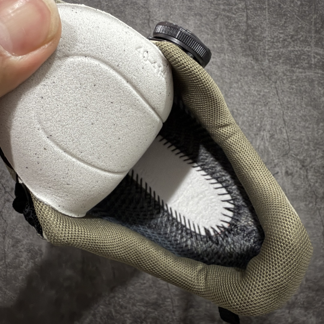 图片[8]-【GX纯原】凯乐石KAILAS 界山 GTX BOA 旋钮 舒适简约经典登山 防滑耐磨防水 低帮 徒步鞋 市面唯一正确防泼水防水面料 正确防水内里布 真正做到内外防水 区别市场假防水 鞋面材质：运用耐磨防砂网布，能防止沙石进入鞋内，同时具备良好的透气性，可让脚部保持干爽。 \\t鞋底性能：搭载Vibram防滑耐磨大底，有出色的抓地力，仿鲨齿纹路设计，能应对各种复杂路面；鞋底还能提供良好的稳定性和支撑力，减少脚部疲劳。 \\t防水技术：采用FILTERTEC防水透气技术，防水指数高达8000mm H₂O，能有效防止雨水渗透，同时能保持脚面干爽。 \\t细节设计：鞋头采用橡胶防撞包边，保护脚趾免受伤害；鞋舌一体式设计，防止碎石泥沙进入；采用亚洲人脚型鞋楦设计，配合中腰包裹，提高舒适性。 适用场景：适合多日或单日轻装徒步，也可用于城市通勤，是一双兼顾户外与日常穿着的多功能鞋子。 尺码：39-45 带半码-选品中心