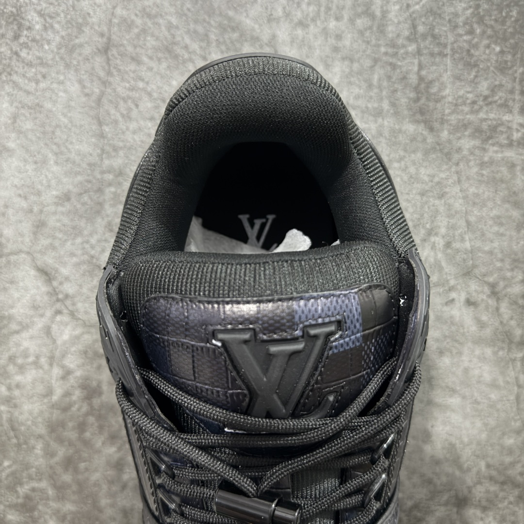 图片[8]-【YS纯原】性价比走量款 Louis Vuitton Trainer Maxi｜胖丁低帮休闲板鞋 ✦ 全新私人订单出货 ✦ 海淘代购同渠道 · 外贸高端零售专供 ✦ 原版开发，完美楦型，还原度高 ✦ 鞋面独家订制细柔小牛皮 ✦ 厚实织物鞋带，质感拉满 ✦ 私模 TPU 组合厚底，三色拼接设计 ✦ 上脚自然增高 4–5cm，显腿长不笨重 ✦ 正确折叠式内包鞋盒 ✦ 细节干净，对版度高 ✦ 拒绝市场吹嘘款，品质一眼可辨 尺码：35–45-选品中心