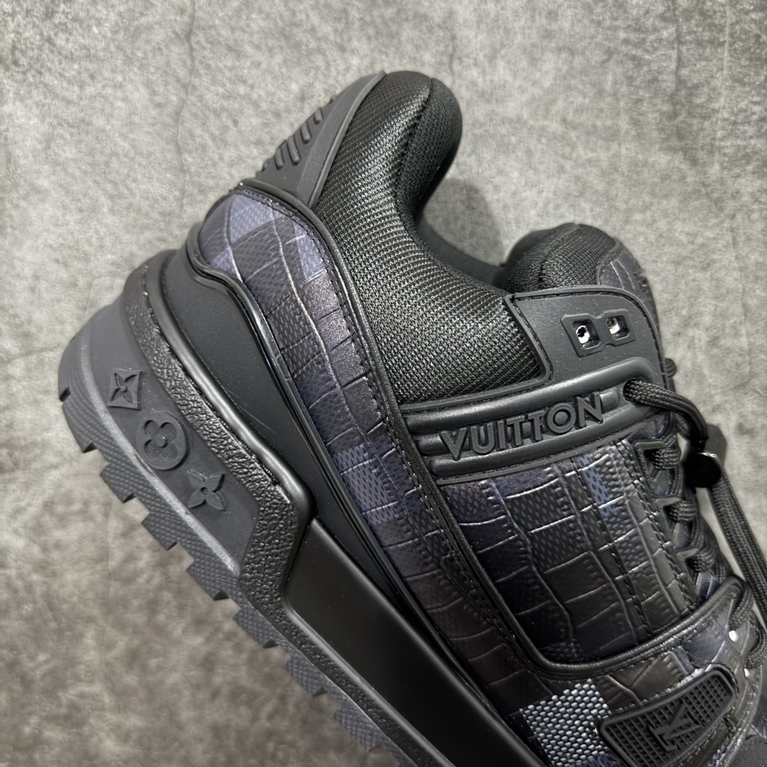 图片[7]-【YS纯原】性价比走量款 Louis Vuitton Trainer Maxi｜胖丁低帮休闲板鞋 ✦ 全新私人订单出货 ✦ 海淘代购同渠道 · 外贸高端零售专供 ✦ 原版开发，完美楦型，还原度高 ✦ 鞋面独家订制细柔小牛皮 ✦ 厚实织物鞋带，质感拉满 ✦ 私模 TPU 组合厚底，三色拼接设计 ✦ 上脚自然增高 4–5cm，显腿长不笨重 ✦ 正确折叠式内包鞋盒 ✦ 细节干净，对版度高 ✦ 拒绝市场吹嘘款，品质一眼可辨 尺码：35–45-选品中心