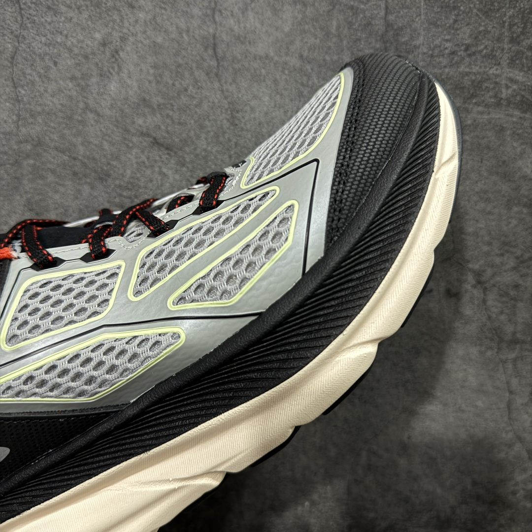 图片[6]-【纯原H版】HOKA ONE ONE U Clifton One9 舒适 防滑耐磨 低帮 生活休闲鞋 男女同款 货号 1155370 鞋面用轻的无缝架构 鞋带用了弹性不易松脱的扁宽弹性鞋带 轻薄的TPU贴在透气的鞋面上 前掌与中掌部分进行加宽 橡胶大底 EVA缓震鞋底用滚动平衡技术引导跑者自然步态 轻量化材料高弹力泡棉升级中底 内嵌欧索莱Ortholite® 混合(再生)鞋垫 外置耐磨防滑橡胶模块❗️ 尺码：36 36.5 37.5 38 39 40 40.5 41 42 42.5 43 44 45-选品中心