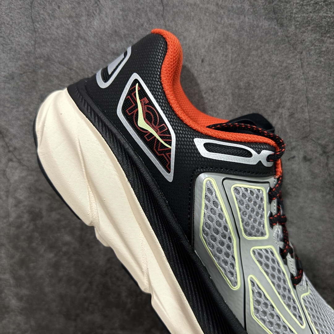 图片[7]-【纯原H版】HOKA ONE ONE U Clifton One9 舒适 防滑耐磨 低帮 生活休闲鞋 男女同款 货号 1155370 鞋面用轻的无缝架构 鞋带用了弹性不易松脱的扁宽弹性鞋带 轻薄的TPU贴在透气的鞋面上 前掌与中掌部分进行加宽 橡胶大底 EVA缓震鞋底用滚动平衡技术引导跑者自然步态 轻量化材料高弹力泡棉升级中底 内嵌欧索莱Ortholite® 混合(再生)鞋垫 外置耐磨防滑橡胶模块❗️ 尺码：36 36.5 37.5 38 39 40 40.5 41 42 42.5 43 44 45-选品中心