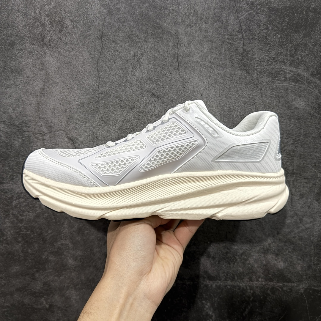 图片[2]-【纯原H版】HOKA ONE ONE U Clifton One9 舒适 防滑耐磨 低帮 生活休闲鞋 男女同款 货号 1155370 鞋面用轻的无缝架构 鞋带用了弹性不易松脱的扁宽弹性鞋带 轻薄的TPU贴在透气的鞋面上 前掌与中掌部分进行加宽 橡胶大底 EVA缓震鞋底用滚动平衡技术引导跑者自然步态 轻量化材料高弹力泡棉升级中底 内嵌欧索莱Ortholite® 混合(再生)鞋垫 外置耐磨防滑橡胶模块❗️ 尺码：36 36.5 37.5 38 39 40 40.5 41 42 42.5 43 44 45-选品中心