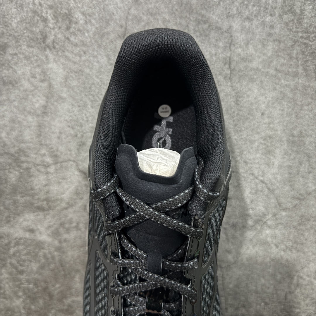 图片[8]-【纯原H版】HOKA ONE ONE U Clifton One9 舒适 防滑耐磨 低帮 生活休闲鞋 男女同款 货号 1155370 鞋面用轻的无缝架构 鞋带用了弹性不易松脱的扁宽弹性鞋带 轻薄的TPU贴在透气的鞋面上 前掌与中掌部分进行加宽 橡胶大底 EVA缓震鞋底用滚动平衡技术引导跑者自然步态 轻量化材料高弹力泡棉升级中底 内嵌欧索莱Ortholite® 混合(再生)鞋垫 外置耐磨防滑橡胶模块❗️ 尺码：36 36.5 37.5 38 39 40 40.5 41 42 42.5 43 44 45-选品中心