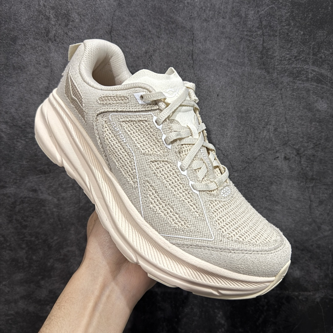 图片[3]-【纯原H版】HOKA ONE ONE U Clifton One9 舒适 防滑耐磨 低帮 生活休闲鞋 男女同款 货号 1155370/BWHT 鞋面用轻的无缝架构 鞋带用了弹性不易松脱的扁宽弹性鞋带 轻薄的TPU贴在透气的鞋面上 前掌与中掌部分进行加宽 橡胶大底 EVA缓震鞋底用滚动平衡技术引导跑者自然步态 轻量化材料高弹力泡棉升级中底 内嵌欧索莱Ortholite® 混合(再生)鞋垫 外置耐磨防滑橡胶模块❗️ 尺码：36 36.5 37.5 38 39 40 40.5 41 42 42.5 43 44 45-选品中心