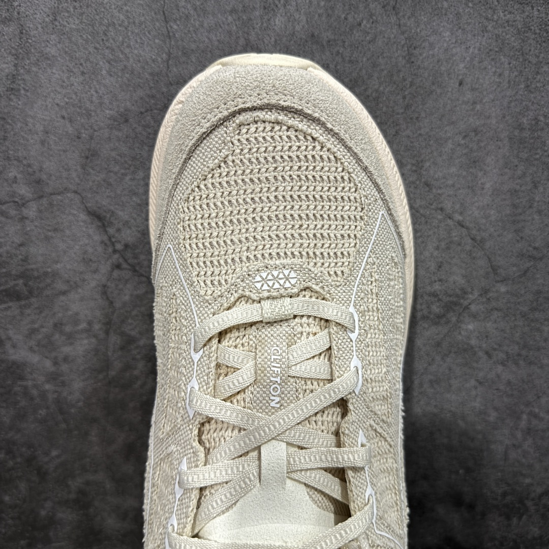 图片[5]-【纯原H版】HOKA ONE ONE U Clifton One9 舒适 防滑耐磨 低帮 生活休闲鞋 男女同款 货号 1155370/BWHT 鞋面用轻的无缝架构 鞋带用了弹性不易松脱的扁宽弹性鞋带 轻薄的TPU贴在透气的鞋面上 前掌与中掌部分进行加宽 橡胶大底 EVA缓震鞋底用滚动平衡技术引导跑者自然步态 轻量化材料高弹力泡棉升级中底 内嵌欧索莱Ortholite® 混合(再生)鞋垫 外置耐磨防滑橡胶模块❗️ 尺码：36 36.5 37.5 38 39 40 40.5 41 42 42.5 43 44 45-选品中心