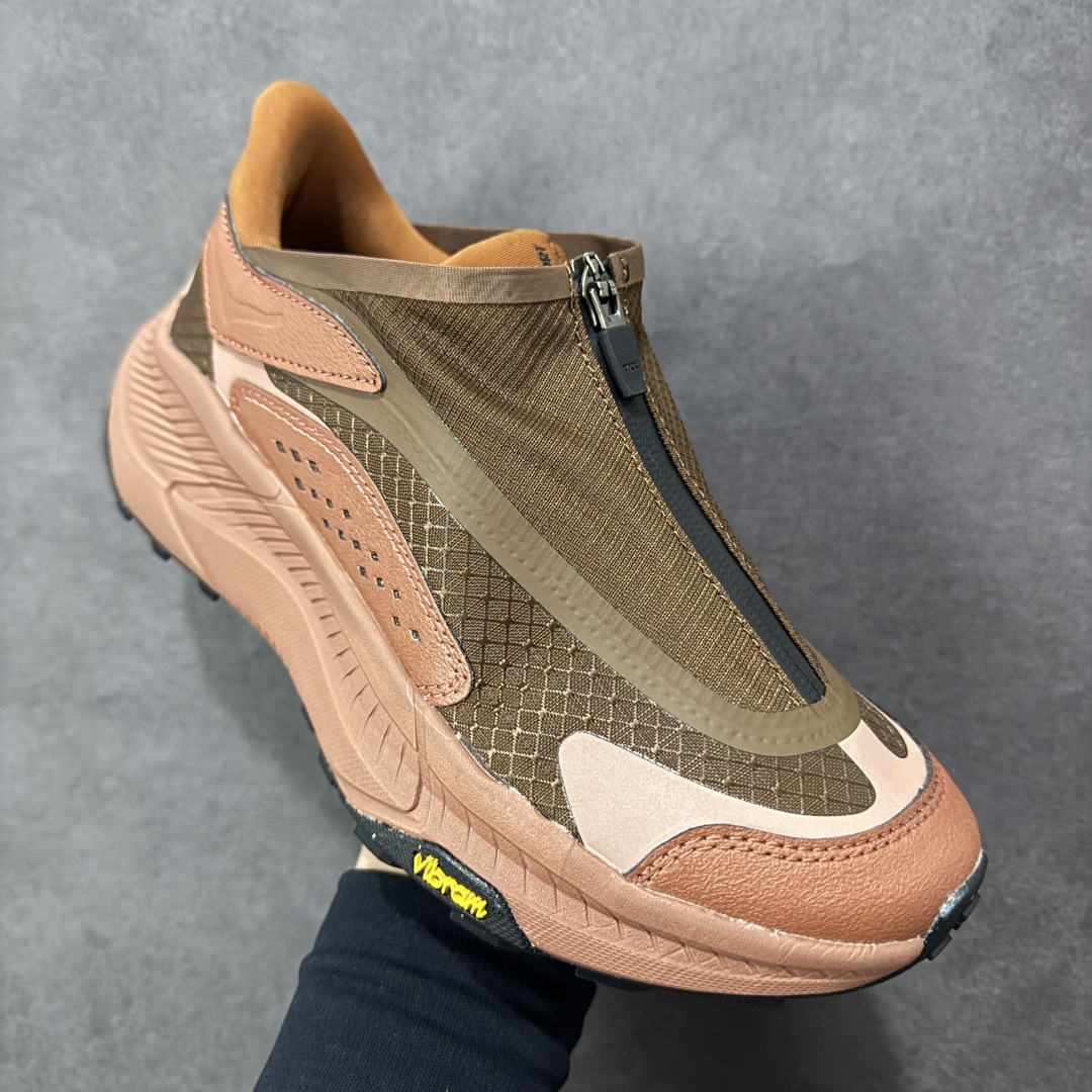 图片[3]-【公司级】Hoka One One Project Transport 机能风专业户外越野运动鞋 相较于前几代Mafate包裹感更好 跟Speedgoat(快速羚羊)系列比起来更加舒适 鞋底防滑性能在下坡的石板台阶和原始路面都有很好的表现 HOKA血统属性厚底设计 在快速下坡时起到缓震保护作用 减少重力给予脚踝、膝部、髋关节等处带来的冲击力 货号： 1162850/MRWN 尺码： 36 36.5 37.5 38 38.5 39 40 40.5 41 42 42.5 43 44 45-选品中心