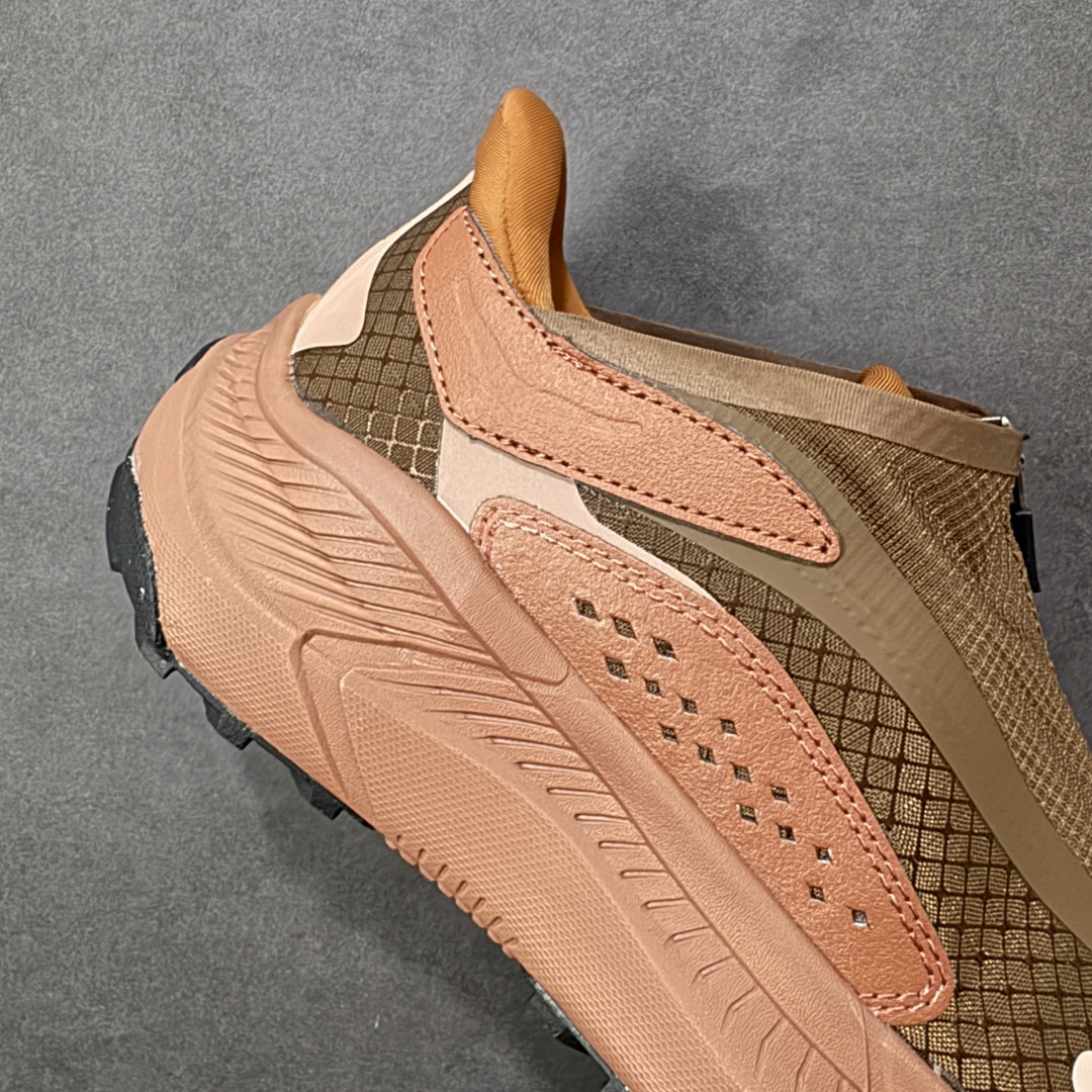 图片[6]-【公司级】Hoka One One Project Transport 机能风专业户外越野运动鞋 相较于前几代Mafate包裹感更好 跟Speedgoat(快速羚羊)系列比起来更加舒适 鞋底防滑性能在下坡的石板台阶和原始路面都有很好的表现 HOKA血统属性厚底设计 在快速下坡时起到缓震保护作用 减少重力给予脚踝、膝部、髋关节等处带来的冲击力 货号： 1162850/MRWN 尺码： 36 36.5 37.5 38 38.5 39 40 40.5 41 42 42.5 43 44 45-选品中心