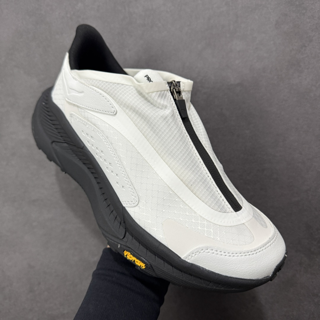 图片[3]-【公司级】Hoka One One Project Transport 机能风专业户外越野运动鞋 相较于前几代Mafate包裹感更好 跟Speedgoat(快速羚羊)系列比起来更加舒适 鞋底防滑性能在下坡的石板台阶和原始路面都有很好的表现 HOKA血统属性厚底设计 在快速下坡时起到缓震保护作用 减少重力给予脚踝、膝部、髋关节等处带来的冲击力 货号： 1162850/FLCK 尺码： 36 36.5 37.5 38 38.5 39 40 40.5 41 42 42.5 43 44 45-选品中心