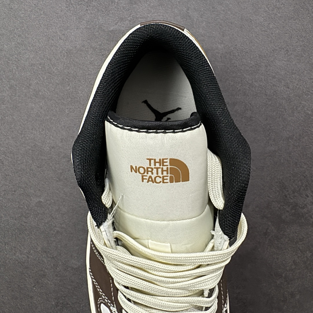 图片[7]-【定制版】Nike Jordan Air Jordan 1“ 北面联名——马年限定” 高端定制 低帮 复古 减震 防滑 耐磨 篮球鞋 定制鞋盒 大厂纯原品质出货 超高清洁度 皮料切割干净无任何毛边 细节完美 货号：XX2624-024 尺码： 36 36.5 37.5 38 38.5 39 40 40.5 41 42 42.5 43 44 44.5 45-选品中心