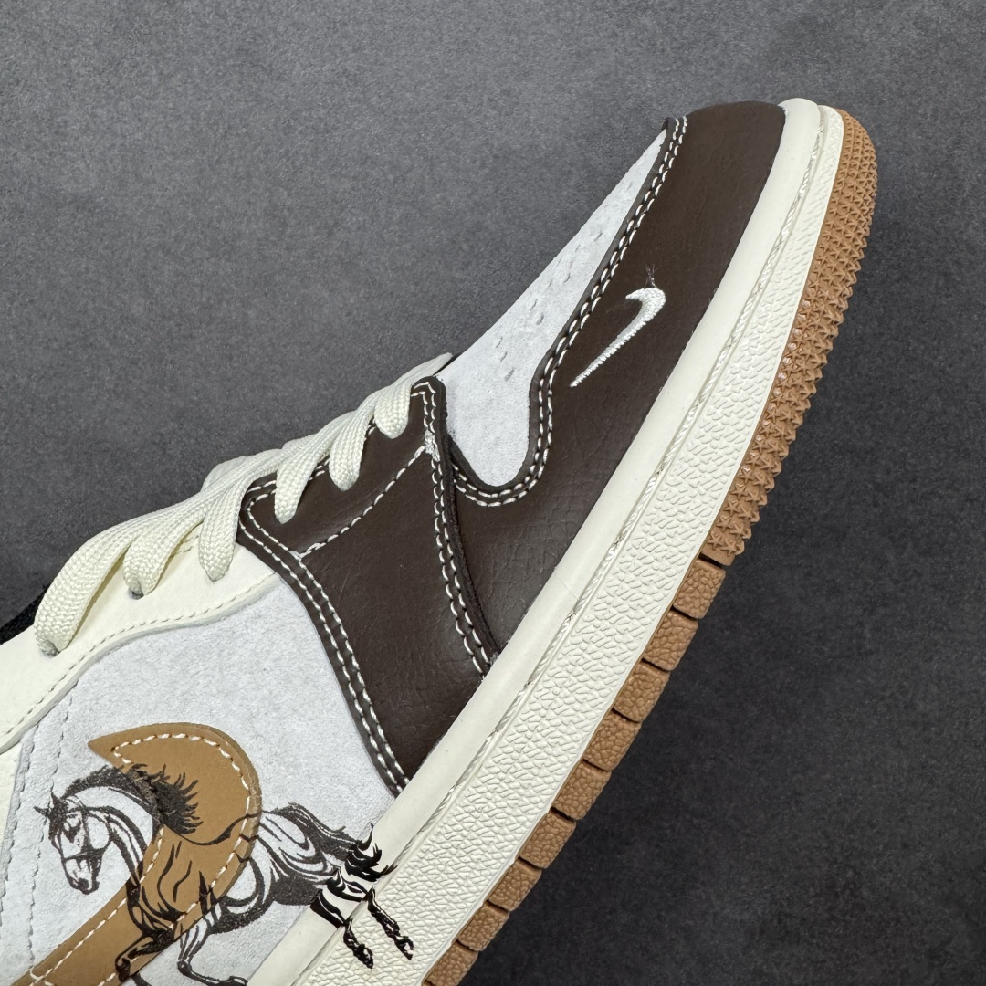 图片[5]-【定制版】Nike Jordan Air Jordan 1“ 北面联名——马年限定” 高端定制 低帮 复古 减震 防滑 耐磨 篮球鞋 定制鞋盒 大厂纯原品质出货 超高清洁度 皮料切割干净无任何毛边 细节完美 货号：XX2624-024 尺码： 36 36.5 37.5 38 38.5 39 40 40.5 41 42 42.5 43 44 44.5 45-选品中心