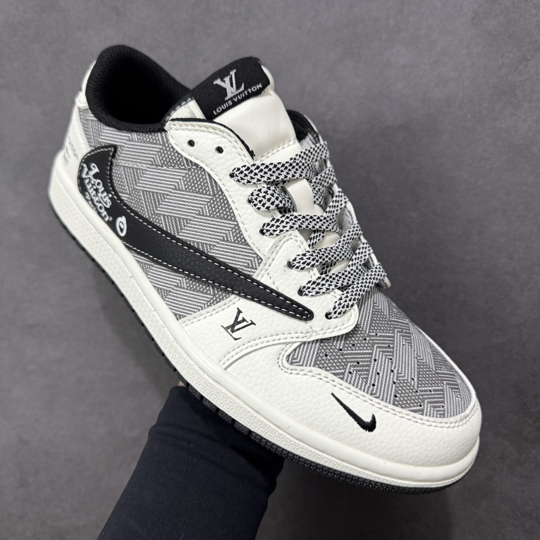 图片[3]-【定制版】高端定制 Travis Scott x Jordan 1 Low LV联名-白灰格纹 倒勾低帮休闲版本 原厂全头层皮 大厂纯原品质出货 纯正版型 定制鞋盒 皮料切割干净无任何毛边 细节完美 超高清洁度 货号：DZ2688-013 尺码：36 36.5 37.5 38 38.5 39 40 40.5 41 42 42.5 43 44 44.5 45-选品中心