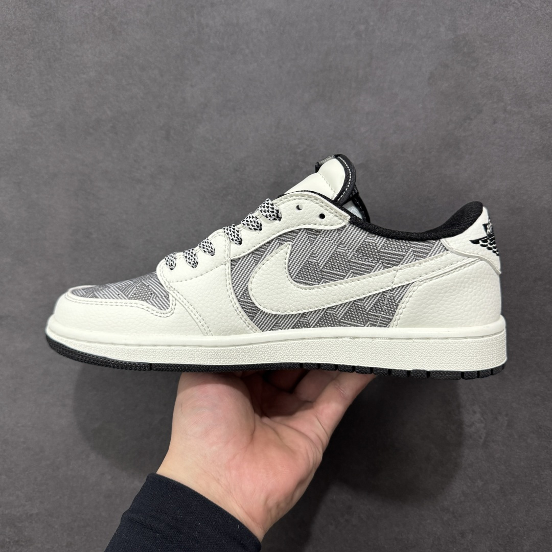 图片[2]-【定制版】高端定制 Travis Scott x Jordan 1 Low LV联名-白灰格纹 倒勾低帮休闲版本 原厂全头层皮 大厂纯原品质出货 纯正版型 定制鞋盒 皮料切割干净无任何毛边 细节完美 超高清洁度 货号：DZ2688-013 尺码：36 36.5 37.5 38 38.5 39 40 40.5 41 42 42.5 43 44 44.5 45-选品中心