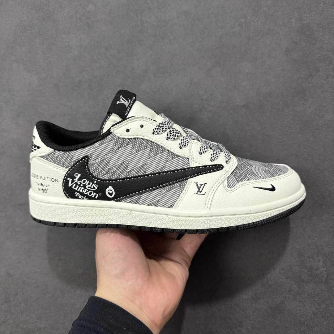 【定制版】高端定制 Travis Scott x Jordan 1 Low LV联名-白灰格纹 倒勾低帮休闲版本 原厂全头层皮 大厂纯原品质出货 纯正版型 定制鞋盒 皮料切割干净无任何毛边 细节完美 超高清洁度 货号：DZ2688-013 尺码：36 36.5 37.5 38 38.5 39 40 40.5 41 42 42.5 43 44 44.5 45-选品中心