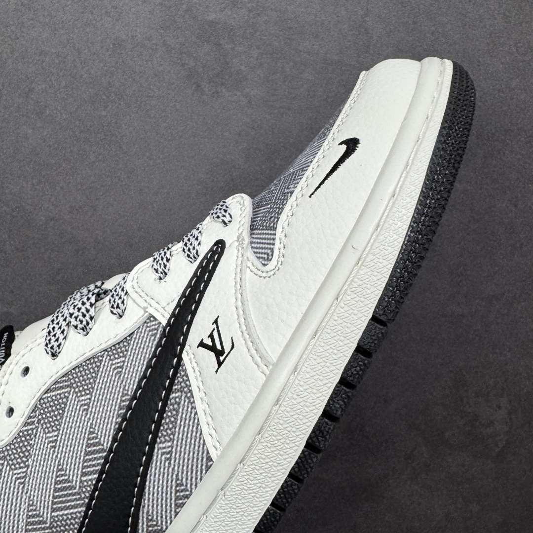 图片[5]-【定制版】高端定制 Travis Scott x Jordan 1 Low LV联名-白灰格纹 倒勾低帮休闲版本 原厂全头层皮 大厂纯原品质出货 纯正版型 定制鞋盒 皮料切割干净无任何毛边 细节完美 超高清洁度 货号：DZ2688-013 尺码：36 36.5 37.5 38 38.5 39 40 40.5 41 42 42.5 43 44 44.5 45-选品中心