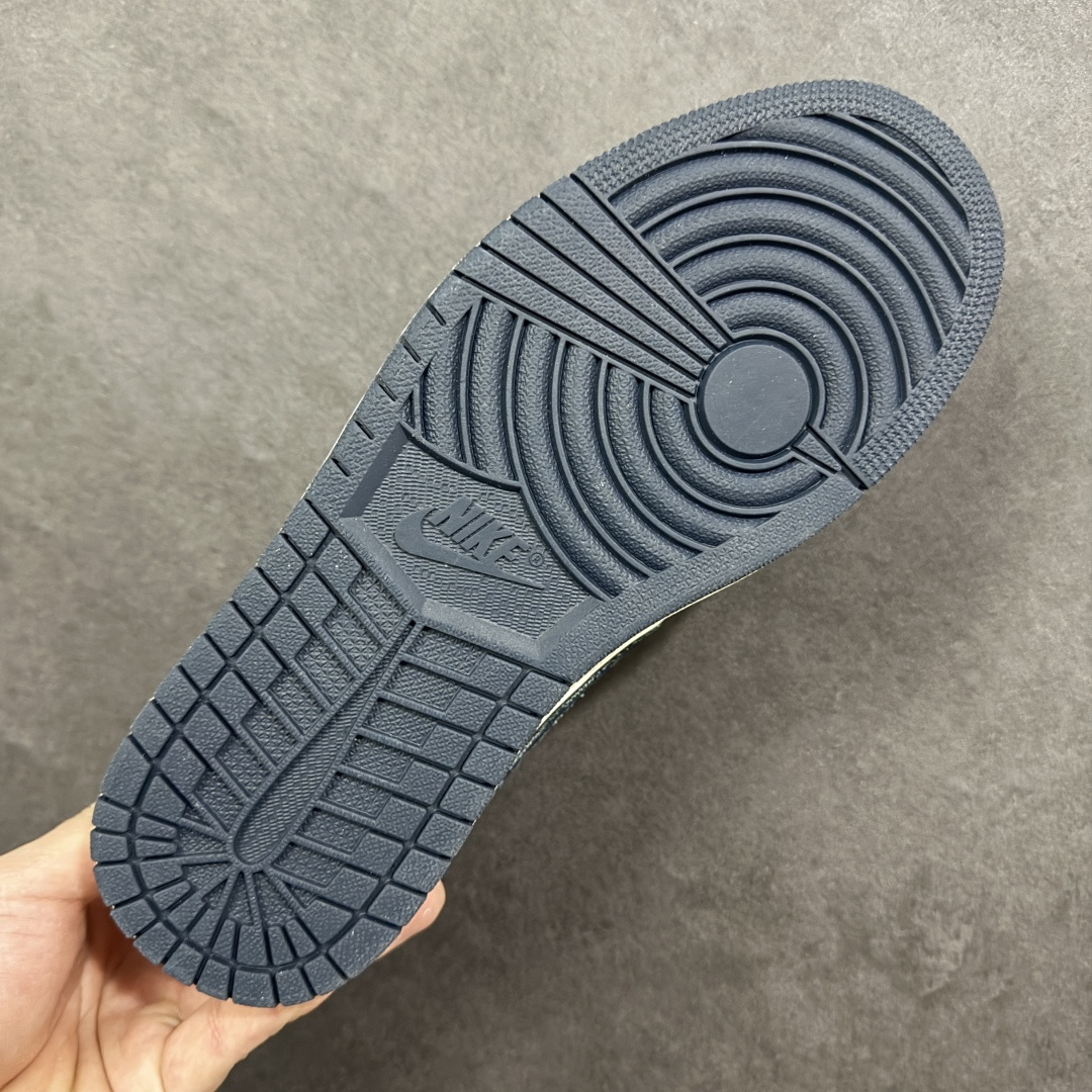 图片[9]-【定制版】Nike Jordan Air Jordan倒勾 “ LV联名——蓝红牛仔勾” 高端定制 低帮 复古 减震 防滑 耐磨 篮球鞋 定制鞋盒 大厂纯原品质出货 超高清洁度 皮料切割干净无任何毛边 细节完美 货号：JW1188-168 尺码： 36 36.5 37.5 38 38.5 39 40 40.5 41 42 42.5 43 44 44.5 45-选品中心