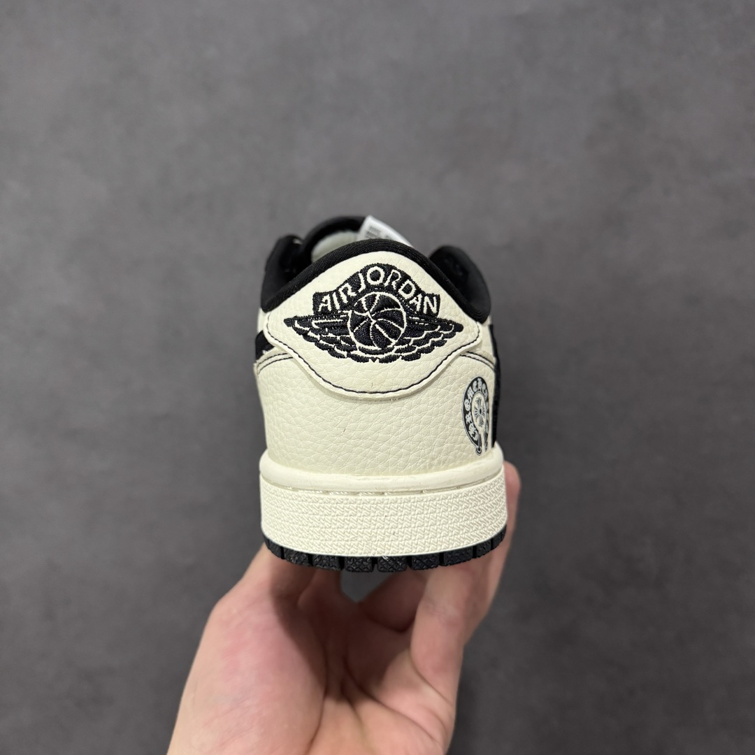图片[4]-【定制版】Travis Scott x Jordan 1 Low “克罗心联名——印花翻毛米黑” 高端定制 乔丹倒勾低帮休闲板鞋 大厂纯原品质出货 纯正版型 定制鞋盒 皮料切割干净无任何毛边 细节完美 超高清洁度 货号：DD7866-108 尺码：36 36.5 37.5 38 38.5 39 40 40.5 41 42 42.5 43 44 44.5 45 编码：HXSB330340-选品中心
