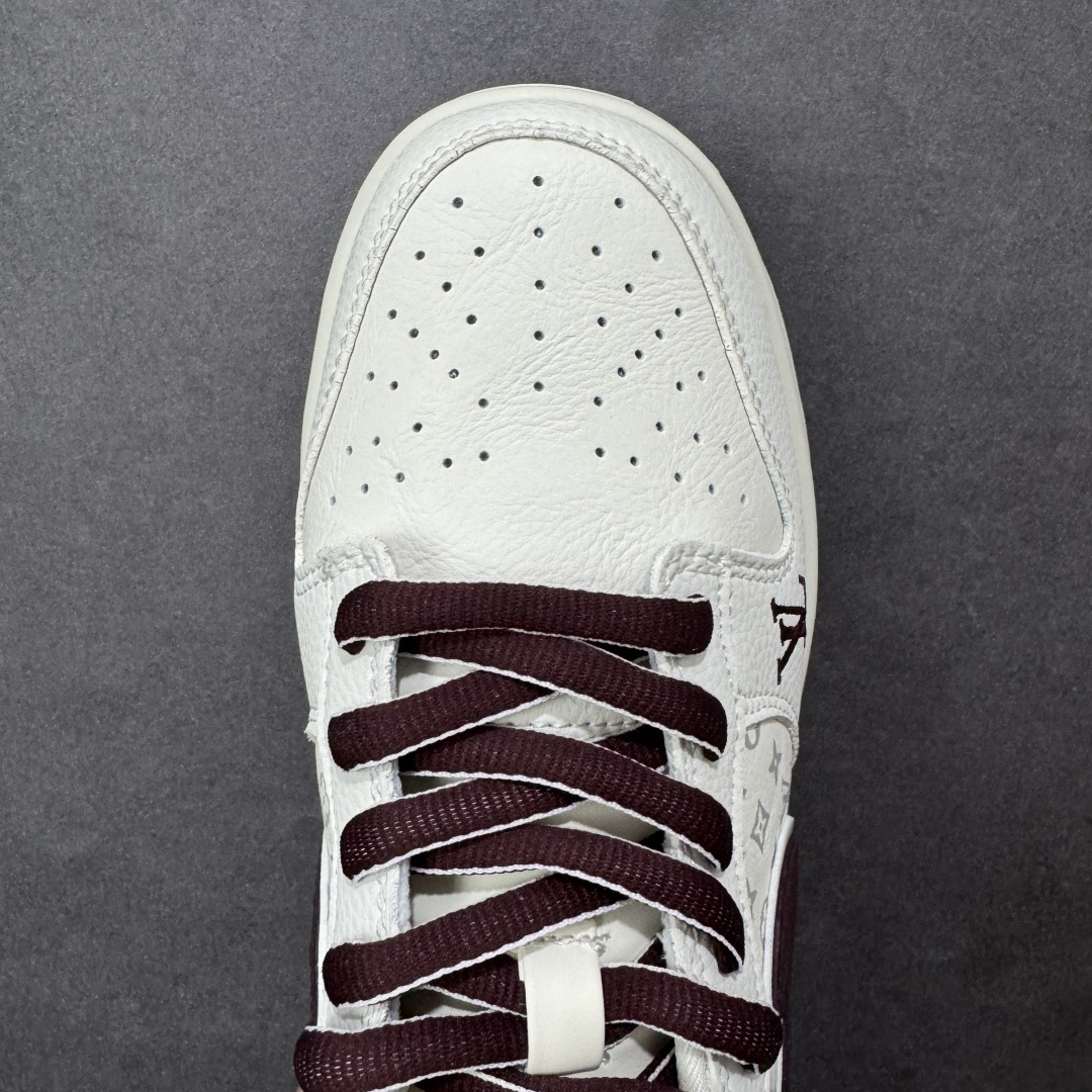 图片[8]-【定制版】Nike SB Dunk Low \”LV联名“——白酒红” 高端定制 低帮休闲板鞋 定制鞋盒 高级夜光效果 Ortholite鞋垫透气防臭 大厂纯原品质出货 超高清洁度 皮料切割干净无任何毛边 细节完美 货号：YF9511-917 尺码： 36 36.5 37.5 38 38.5 39 40 40.5 41 42 42.5 43 44 44.5 45-选品中心