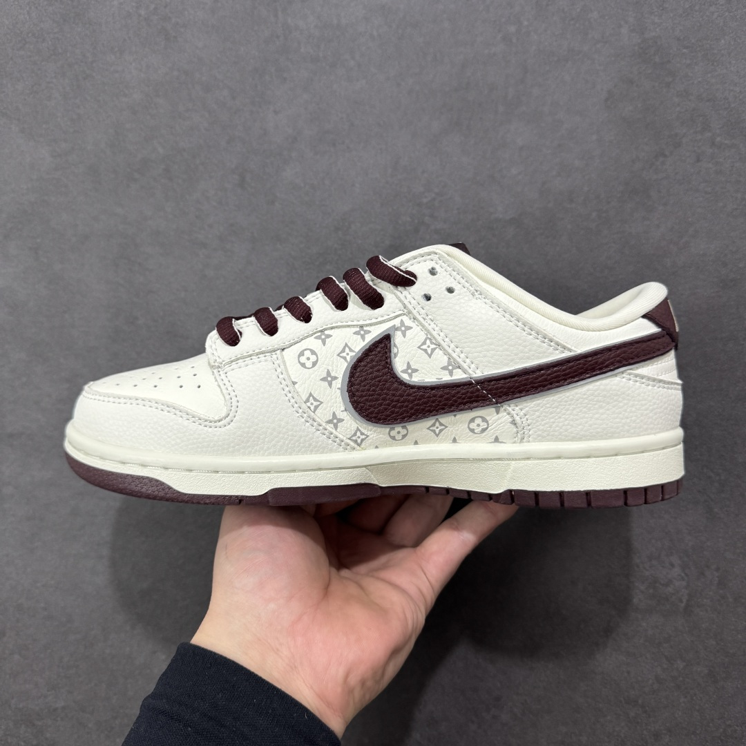图片[2]-【定制版】Nike SB Dunk Low \”LV联名“——白酒红” 高端定制 低帮休闲板鞋 定制鞋盒 高级夜光效果 Ortholite鞋垫透气防臭 大厂纯原品质出货 超高清洁度 皮料切割干净无任何毛边 细节完美 货号：YF9511-917 尺码： 36 36.5 37.5 38 38.5 39 40 40.5 41 42 42.5 43 44 44.5 45-选品中心