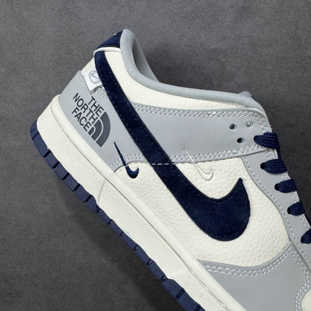 图片[6]-【定制版】Nike SB Dunk Low“ 北面联名—米灰黑拼接” 周年高端定制 低帮休闲板鞋 定制鞋盒 大厂纯原品质出货 超高清洁度 皮料切割干净无任何毛边 细节完美 货号：MN1688-109 尺码：36 36.5 37.5 38 38.5 39 40 40.5 41 42 42.5 43 44 44.5 45 编码：HXSB330340-选品中心