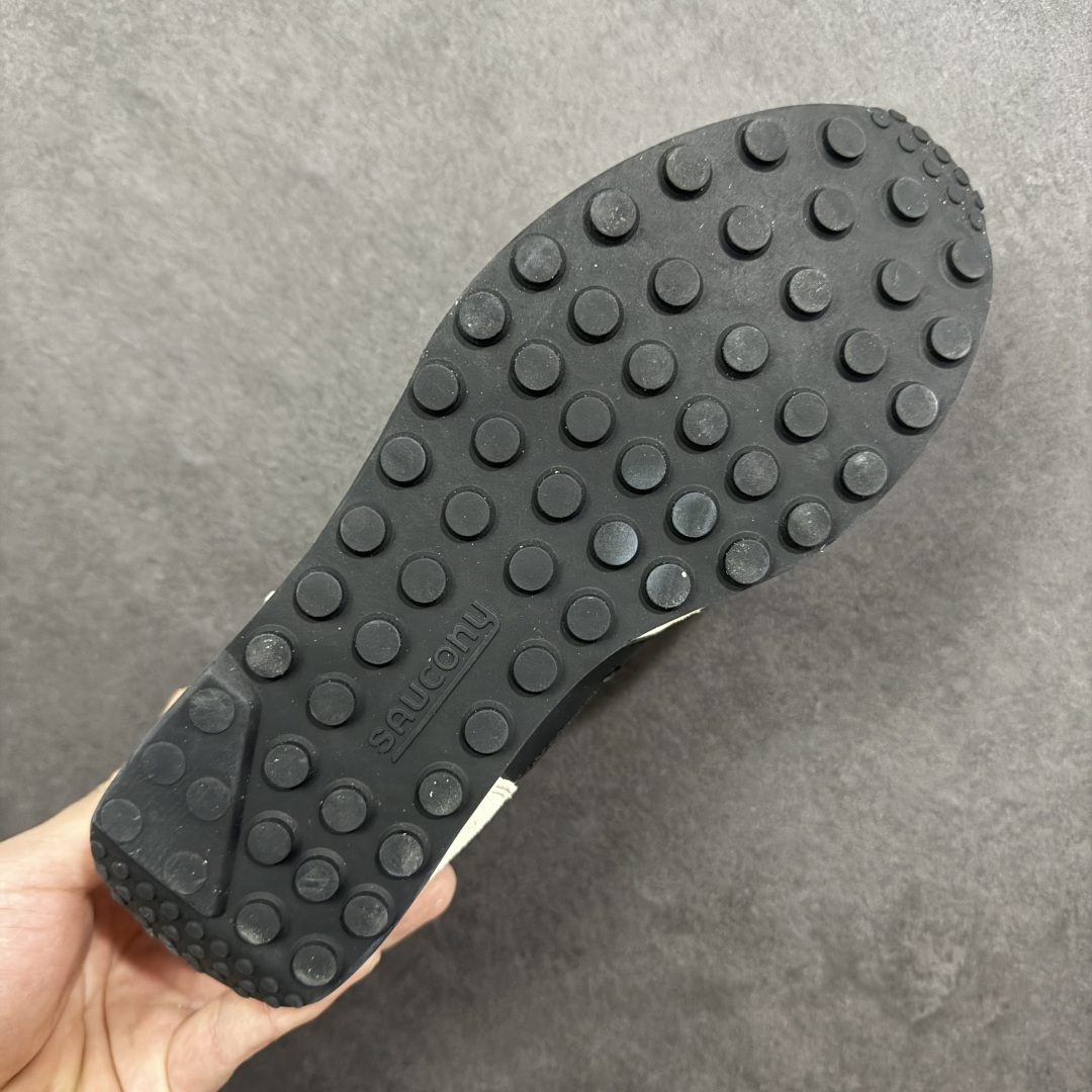 图片[9]-【公司级】Saucony索康尼男款Trainer 80 运动鞋 迷衣时尚 货号：S70884-9 •商品材质：皮革织物橡胶 • 商品信息：网眼和绒面革面料。•系带• 衬垫鞋舌 徽标贴饰•衬垫鞋领．侧面抛光皮革徽标贴花： 抛光皮革后跟贴片，徽标印花． 泡沫橡胶中底•纹理橡胶鞋底供应商配色：White/Black 尺码：35.5 36 36.5 37.5 38 38.5 39 40 40.5 41 42 42.5 43 44 45 46 编码：MQLB240250-选品中心