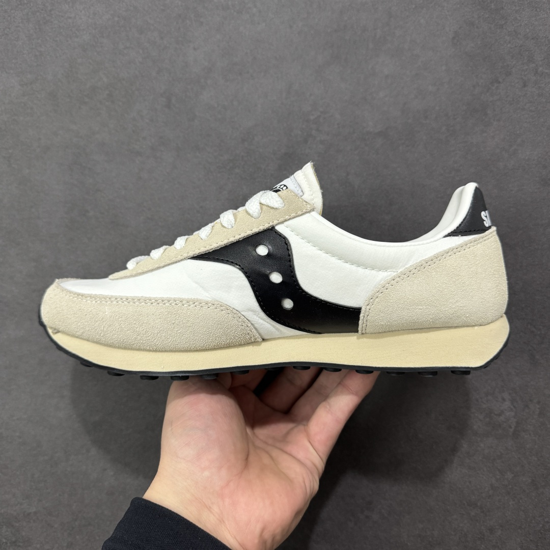 图片[2]-【公司级】Saucony索康尼男款Trainer 80 运动鞋 迷衣时尚 货号：S70884-9 •商品材质：皮革织物橡胶 • 商品信息：网眼和绒面革面料。•系带• 衬垫鞋舌 徽标贴饰•衬垫鞋领．侧面抛光皮革徽标贴花： 抛光皮革后跟贴片，徽标印花． 泡沫橡胶中底•纹理橡胶鞋底供应商配色：White/Black 尺码：35.5 36 36.5 37.5 38 38.5 39 40 40.5 41 42 42.5 43 44 45 46 编码：MQLB240250-选品中心