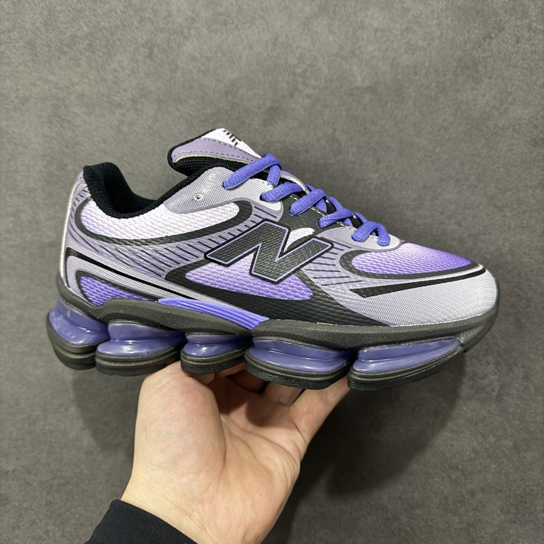 【公司级】New Balance NB2000舒适百搭防滑耐磨 低帮 休闲跑步鞋男女同款，2000款通过无缝流线型鞋面轮廓无疑偏向于前者，通过现代结构实现标志性的分层外观。然而，鞋舌和系带坚持经典的设置，使其保持了一点复古跑步者的美感。中底缓冲单元是争论的话题。侧面有五个不同的ABZORB缓冲垫，每个都有水平折痕，用于弯曲。内侧重复了五吊舱设置，并带有一个暴露的中足板。后跟缓冲在后跟处一分为二，类似于9060的平台的布置方式。 货号：U200087T 尺码：36-46半码 编码：XSB250260-选品中心
