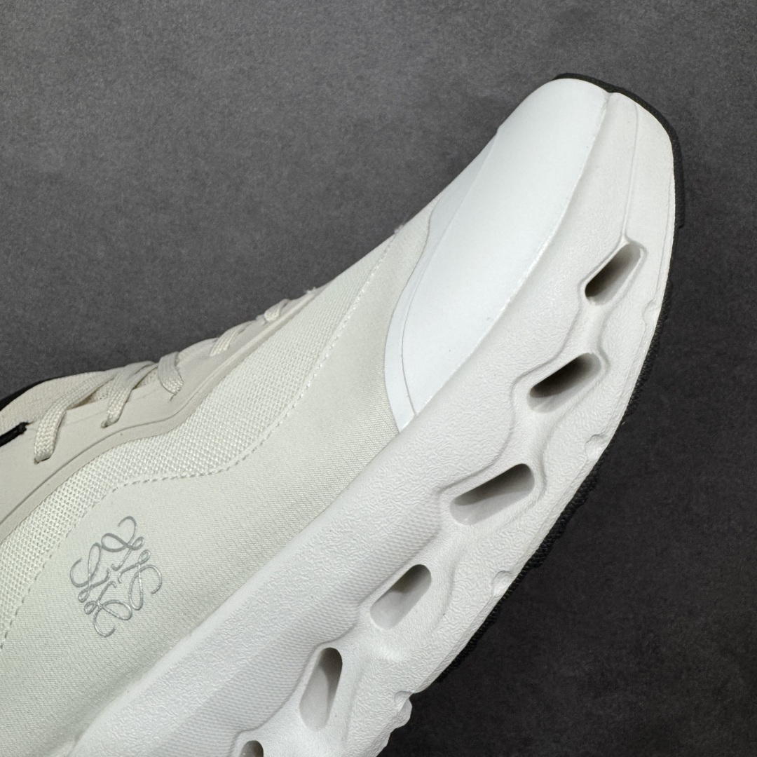 图片[5]-【公司级】On昂跑 LOEWE 系列低帮轻量舒适多功能休闲运动鞋 采用工程飞织网布组合再生聚酯纤维鞋面材质搭载独家隐藏速度中板 镂空CloudTec科技 泡棉缓震中底 黑科技跑出圈的时尚运动新宠 货号：3ME10692979 尺码：36 36.5 37 38 38.5 39 40 40.5 41 42 42.5 43 44 45 46 47 编码：XSB220230-选品中心