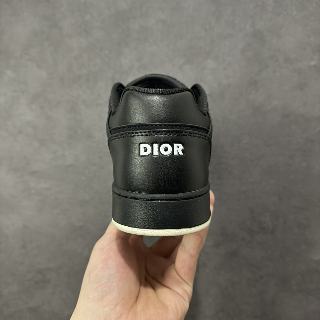 图片[4]-【YH扫描版本】DIOR B27 Low \’Dior Oblique Galaxy 迪奥 低帮 牛皮织物徽标印花低邦休闲板鞋 这款B27低帮运动鞋是该系列新品，延续Dior的经典款式。采用灰色光滑牛皮革精心制作，侧面饰以米色和黑色Obliquex印花镶片；\”CD Lcons\”造型的鞋带孔眼巧妙精致，双色橡胶鞋底、后侧鞋口和鞋跟处均带有品牌标志性细节，提升格调。时尚百搭，可为各式造型增光添彩。 货号：3SN272ZIR16536 尺码：38 39 40 41 42 43 44 45 46 编码：XSB270280-选品中心